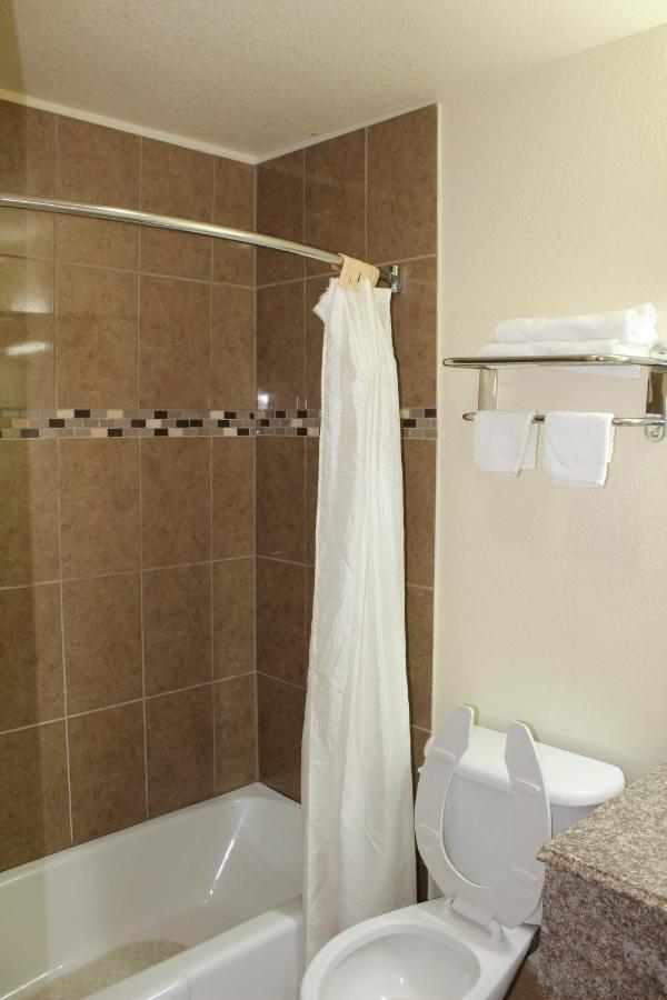 Evergreen Inn And R.V. Winnfield Extérieur photo